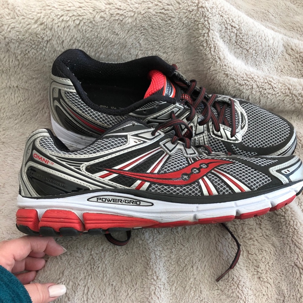 Saucony Omni athletic shoe